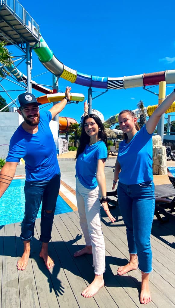 Une équipe d'animations pour vous divertir au tour de la piscine.