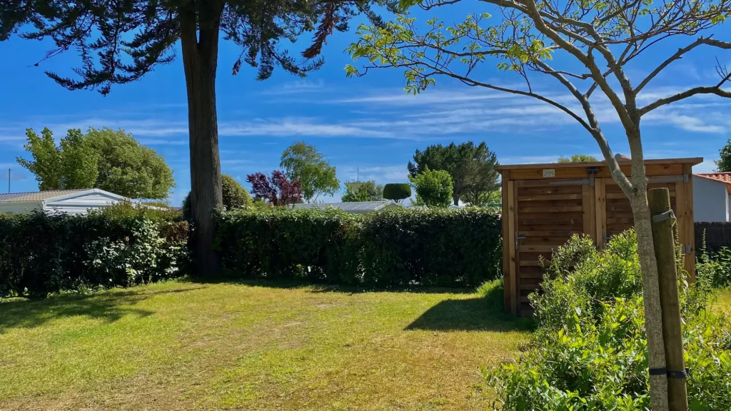 Équipements VIP en Vendée avec réfrigérateur, micro-ondes, barbecue, accès Wi-Fi