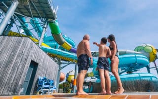 L'espace aquatique du camping Le Château et ses toboggans à sensations