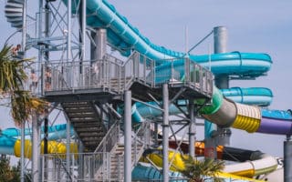 Parc aquatique avec piscines et toboggans du Camping Le Château à Saint-Hilaire-de-Riez