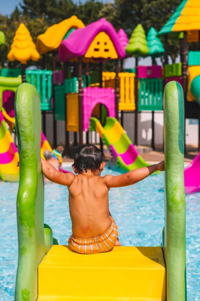 Jeux aquatiques pour enfants au Camping Acapulco à Saint-Jean-de-Monts